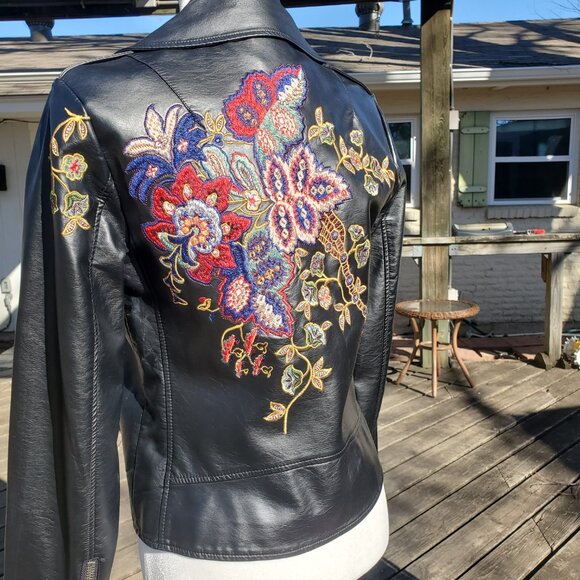 Gorgeous Embroidered Black Faux Leather Jacket V Christina - Picture 4 of 15